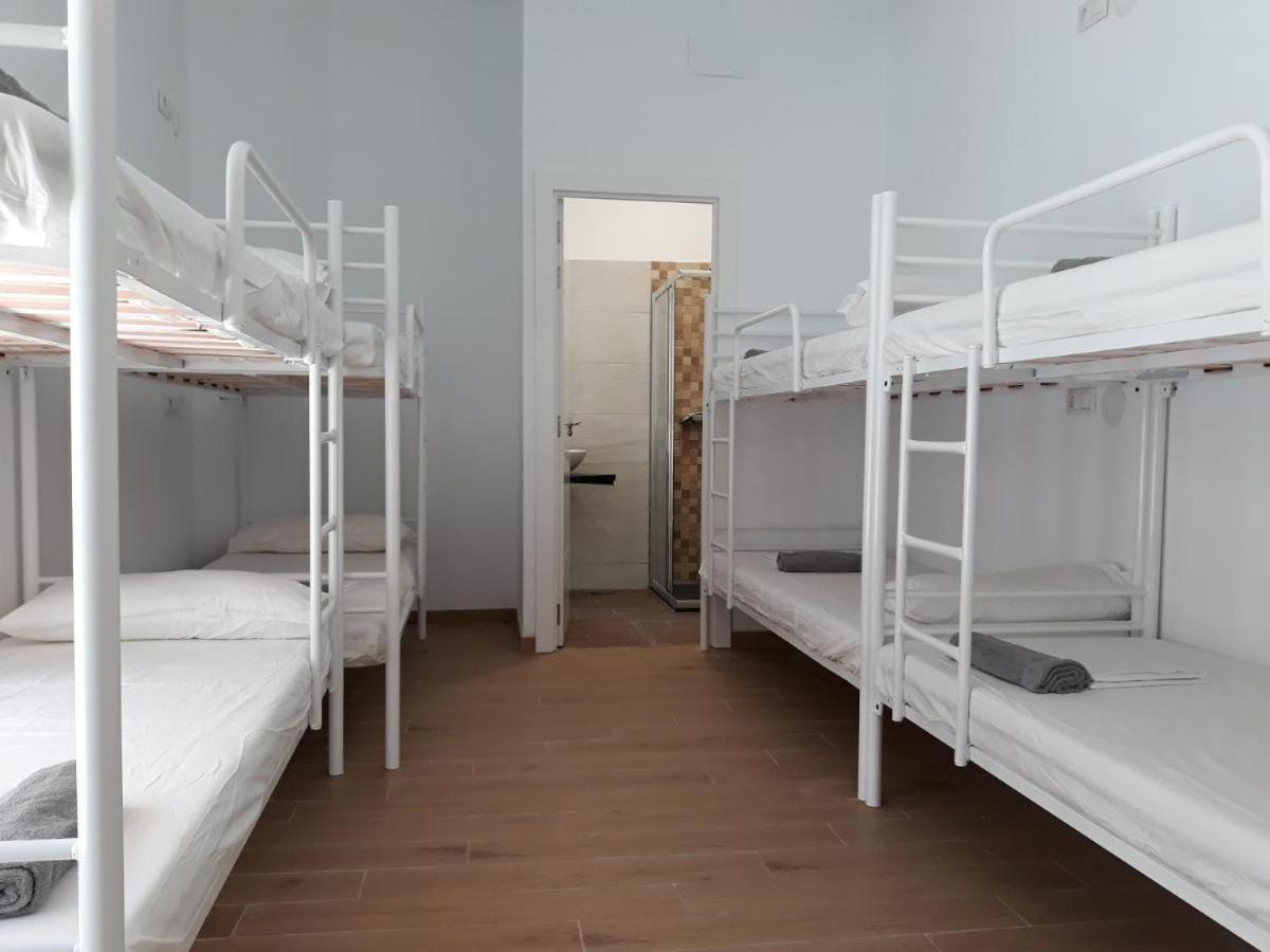 Hub Hostel Севилья Экстерьер фото
